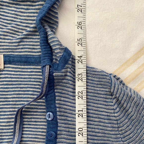 💯%Cotton, Soft, Lightweight and Comfy! Blue Striped, Hooded, Scoopneck Sweater - Picture 5 of 12